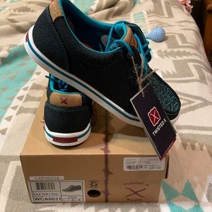 New in box Twist X tooled shoes